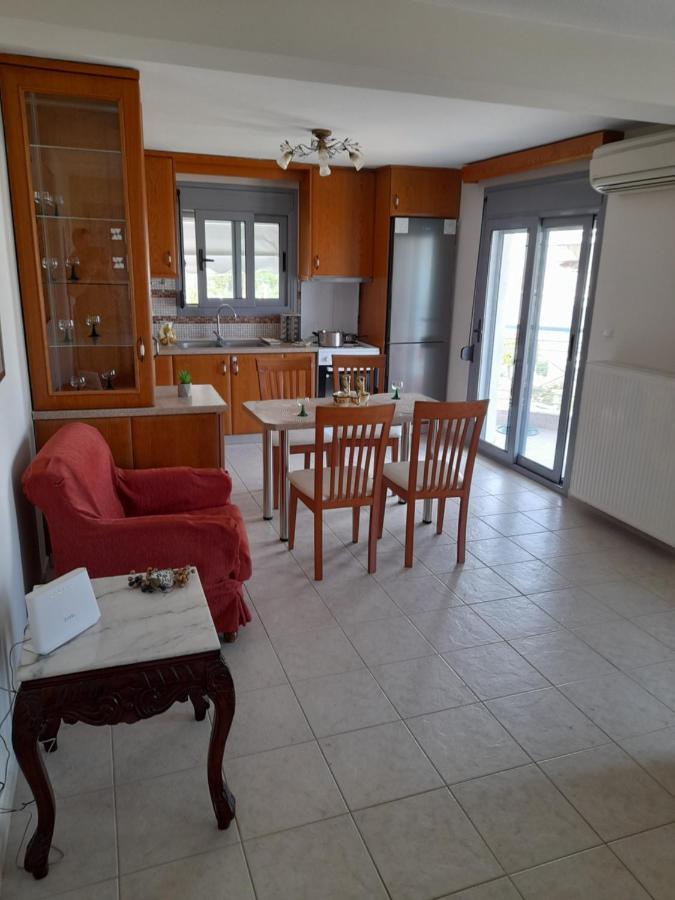 Dominikis Appartment Néa Péramos Esterno foto