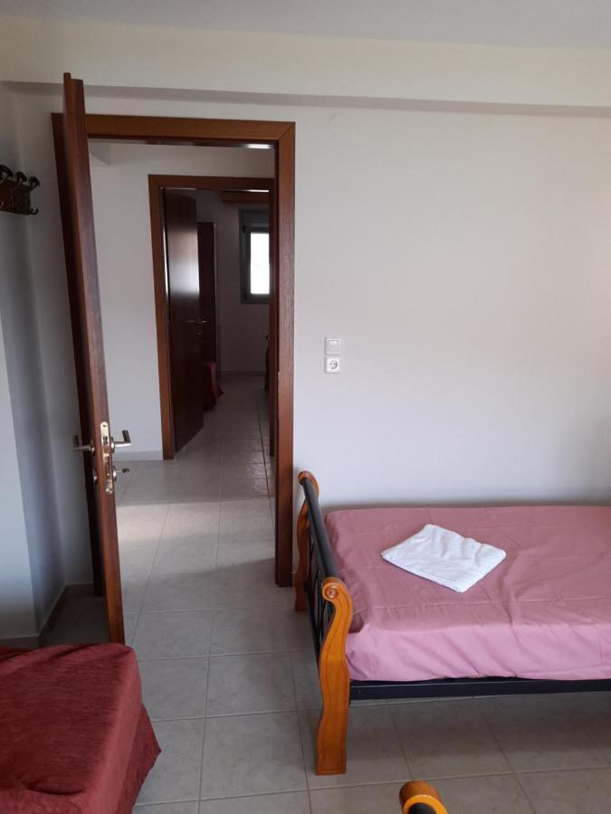 Dominikis Appartment Néa Péramos Esterno foto
