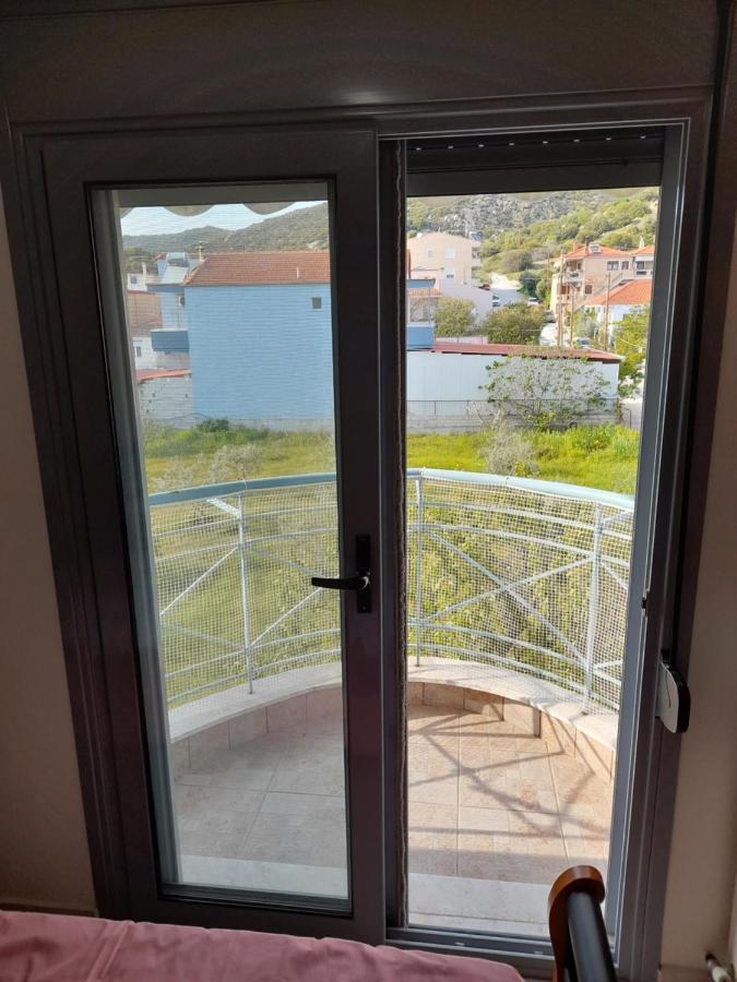 Dominikis Appartment Néa Péramos Esterno foto