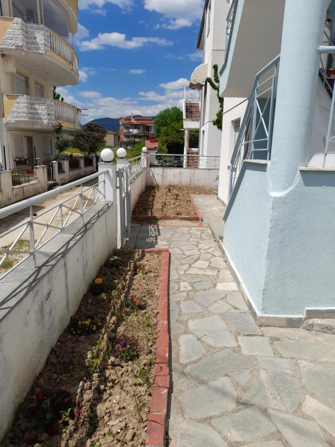 Dominikis Appartment Néa Péramos Esterno foto