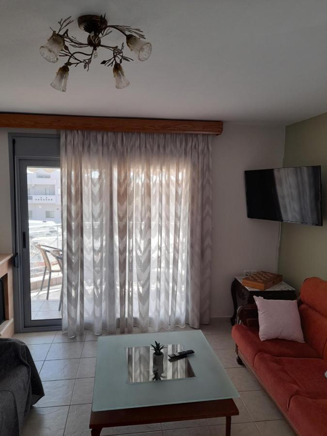 Dominikis Appartment Néa Péramos Esterno foto