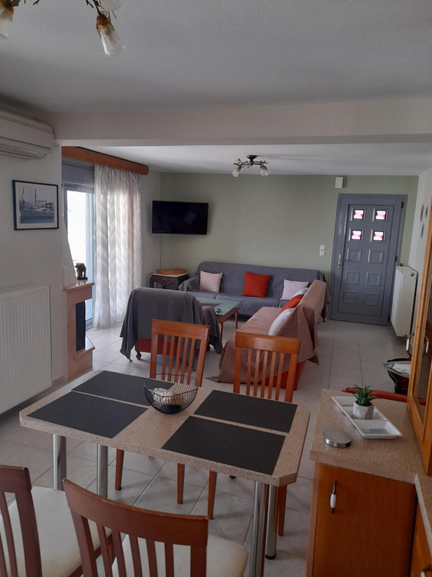 Dominikis Appartment Néa Péramos Esterno foto